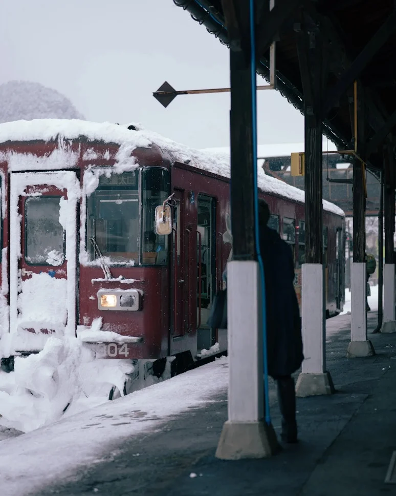 長良川鉄道の郡上八幡駅。まもなく発車するというところ